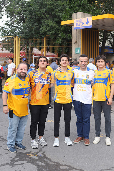 Francisco Guerra, Rafael Guerra, Oliveer Salazar, Sebástian Salazar y Francisco Salazar 1