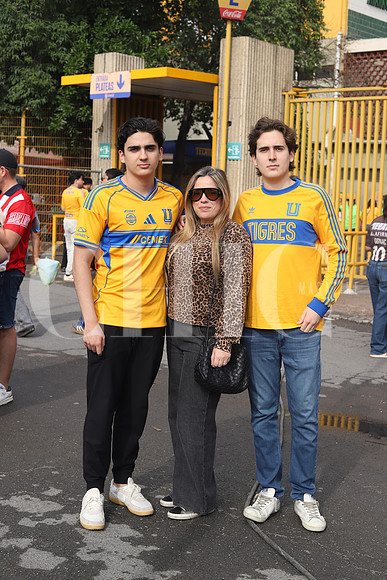 Luca Zaueta, Cecy Moyeda de Zazueta y Luca Zazueta 0
