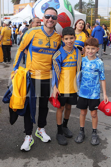 Moy Arechiga, Diego Arriaga y Eugenio Arechiga 0