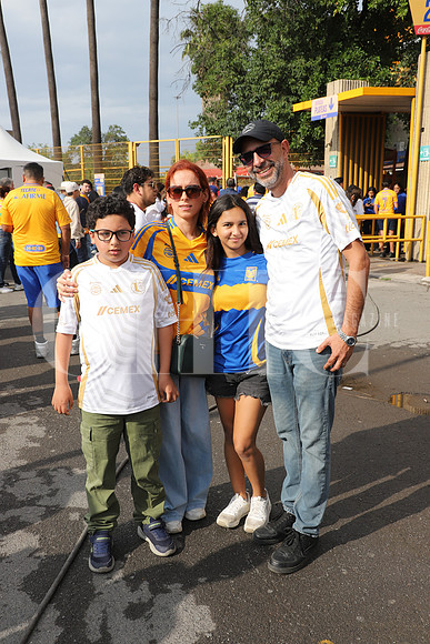 Saúl Rodríguez, Celina Quintanilla, Valeria Rodríguez y Daniel Rodríguez 1