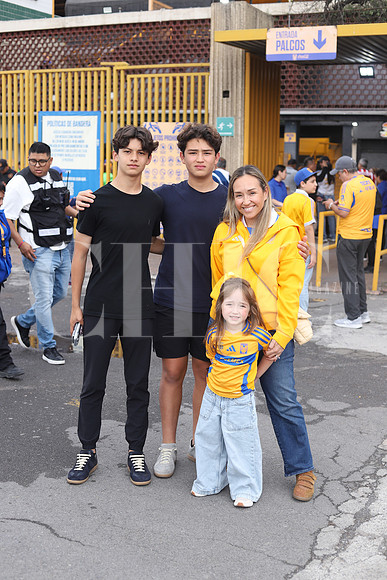 Mateo Domínguez, Gustavo Gómez, Ingrid Ramírez y Mariana Gómez 0