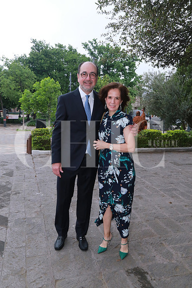 Carlos Montañlo y Luly Ravisé de Montaño (3)