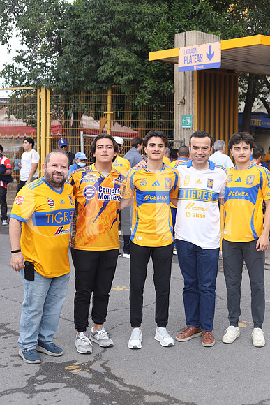 Francisco Guerra, Rafael Guerra, Oliveer Salazar, Sebástian Salazar y Francisco Salazar 0