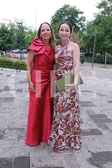 Olga Cantú y Julia Llaguno (2)
