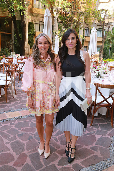Alicia Colina de Ramos de Hoyos y Adriana Colina de Espronceda (3)