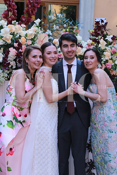 Elva Flores de Monroy, Raquel Monroy, Patricio Dávila y Mariana Castillo de Dávila