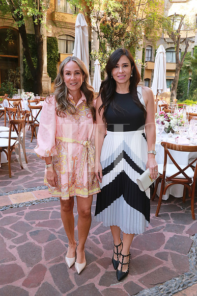 Alicia Colina de Ramos de Hoyos y Adriana Colina de Espronceda (2)