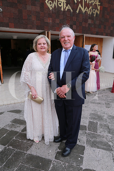 Yolanda de cadena y César Cadena (2)