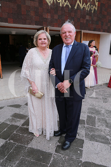 Yolanda de cadena y César Cadena (3)
