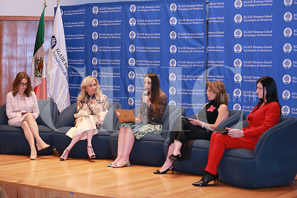 Irma Adriana Gómez, Blanca Treviño, Elena Estavillo, Mónica Loaiza e Inés Vargas