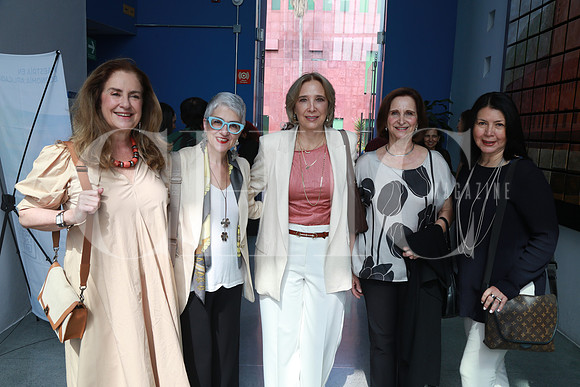 Paloma Porraz, Alejandra Latapi, Adriana Flores Blanca Maiz y Elsa Vizcarra