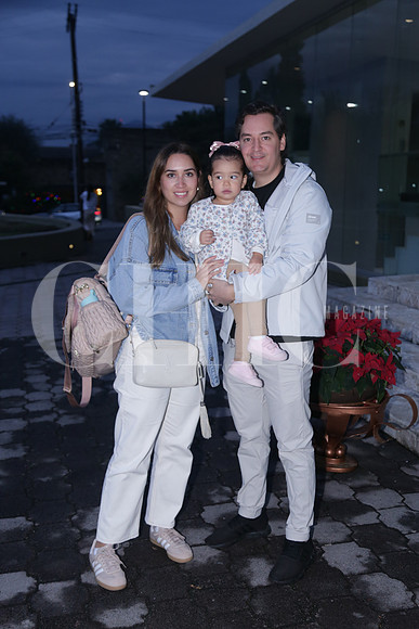 Karla Martínez, Arturo Mtanous y Sofia Belen 2