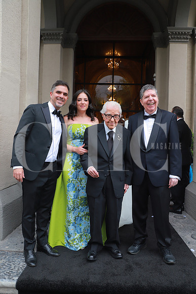 Felipe Chapa, Vivianne Cafi, Alejandro Chapa y Alejandro Chapa 10