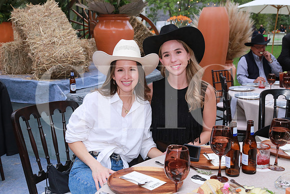 Alejandra García y Paulina Ortíz (2)