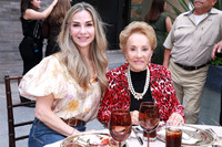 Ana Elisa Garza de Flores y María de la Luz Garza de Flores