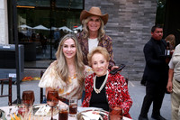 Ana Elisa Garza de Flores, Laura Flores y María de la Luz Garza de Flores