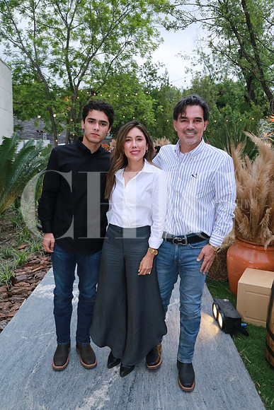 Gabriel Zambrano, Ninfa de León y Pato Zambrano