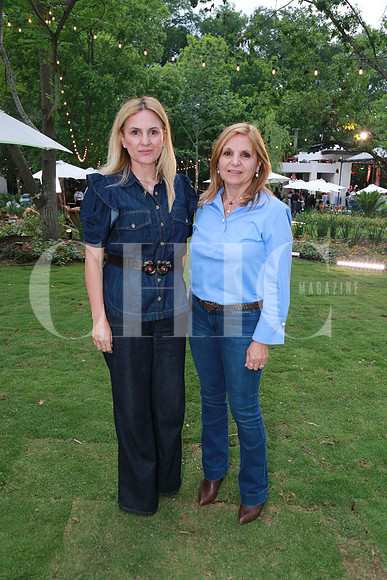 Gaby Garza de Gracida y Ana Martha Treviño de Enguel (2)