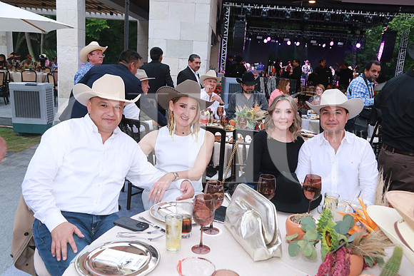 José Ramos, Analia Flores, Glenda Arredondo y Aldo Cavazos