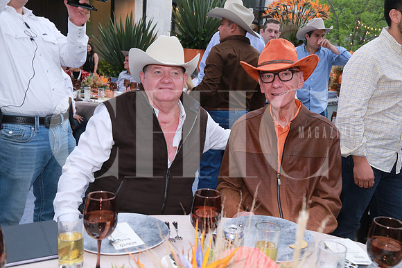 Miguel Flores y Dante Delgado (2)