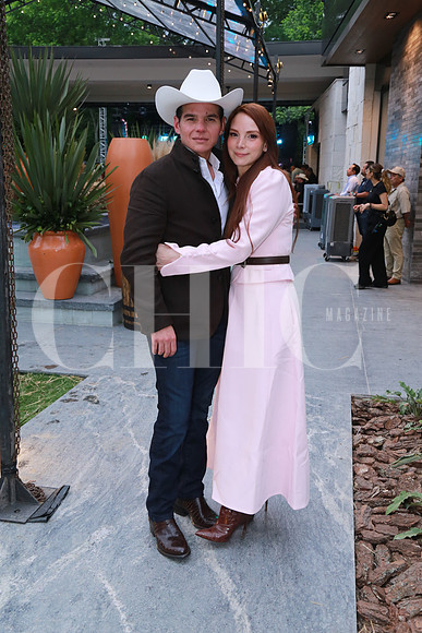 Mike Flores y Yinel Fasci de Flores (2)