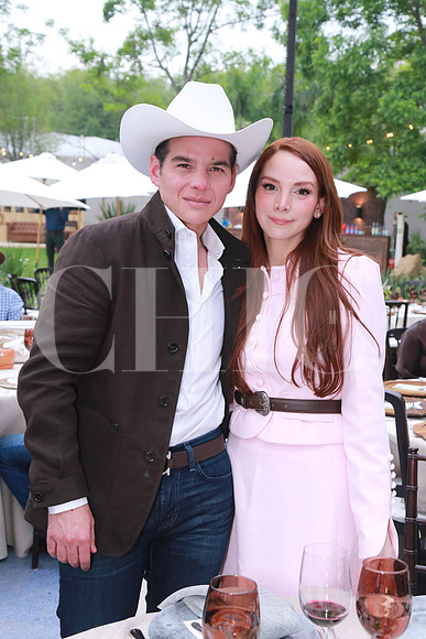 Mike Flores y Yinel Fasci de Flores (5)