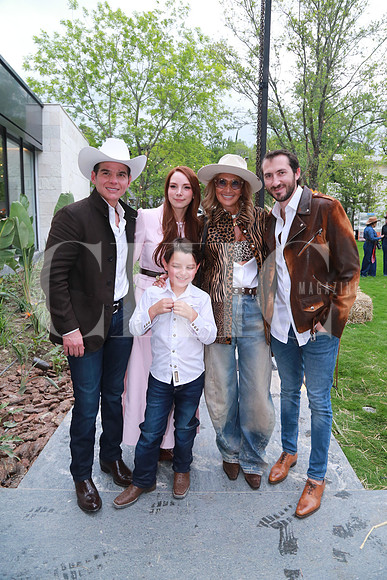 Mike Flores, Yinel Fasci de Flores, nano Flores, Adela Micha y Carlos Gotlib (3)