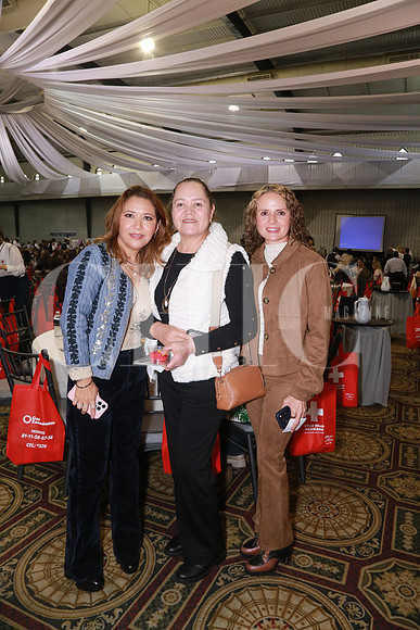 Abigail Pérez de González, Nilvia Arreola y Katia Martínez (3)