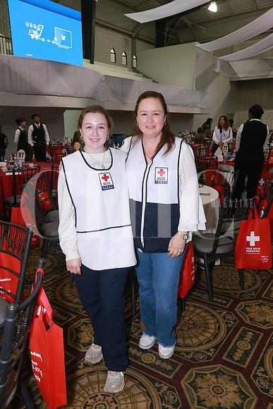 Clarissa De León y María Selina Quintanilla (2)