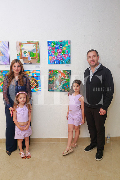 Adriana Salinas, Sofia Robles, Romina Robles y Marco Robles 3