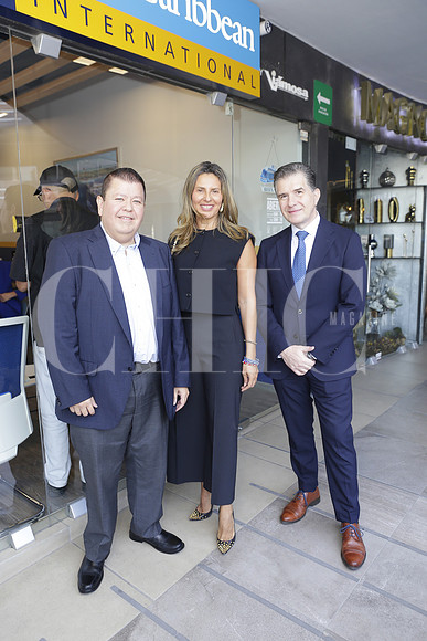 Adrian Garza, Cruz Maria Cantu y David Manllo
