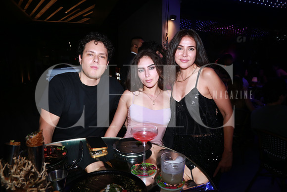 Carlos Tobias, Sara Sampayo y Violeta Romo