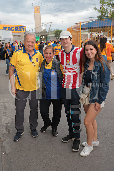Luis Vallejo, Lupíta Quintanilla, Raúl Navarrete y Karen Vallejo 4