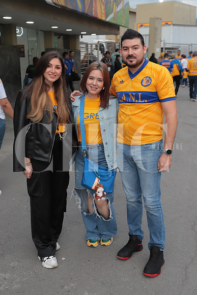 Andrea Garza, Gaby Salazar y Luis Lauro Garza 2