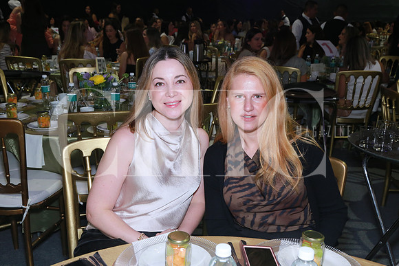 Adriana Garza y Isabel Ortiz (2)