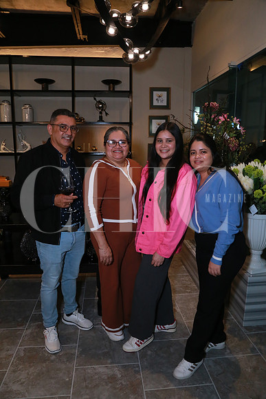 José Angel Coabello, Pily Mar de Coa, Angely Marco y María Angela Coa (3)