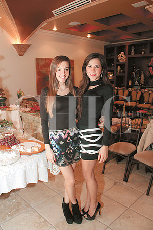 Liliana Cruz y Connie Dávalos