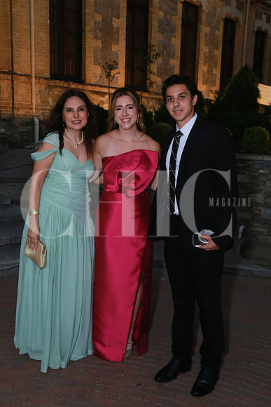 Bertha Reynoso, Danna Torres y Adrian Peart