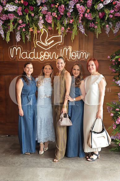 Ana Pasos, Sam Rodriguez, Isa Cardenas, Evelin Garay y Norma Cantú 3