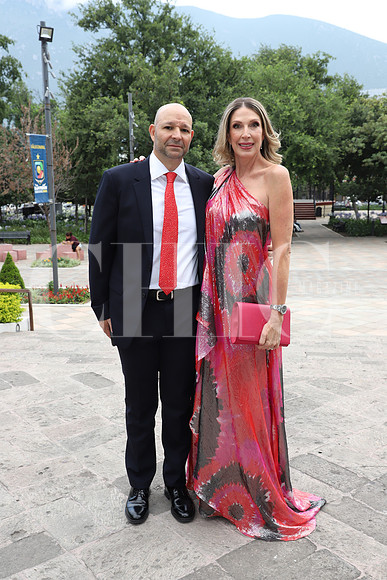 Raúl Berlanga y Viviana Magaña de Berlanga 0
