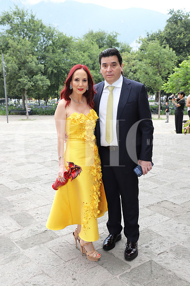 Mónica García de Moyeda y Arturo Moyeda 0