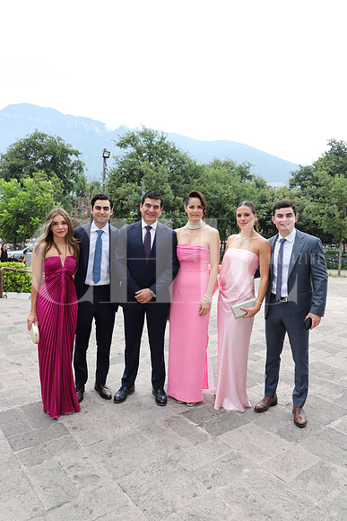 Jimena González, Joaquin Martínez, Hernán Martínez, Paulina Zambrano, Florencia Calderón y Dario Martínez 1