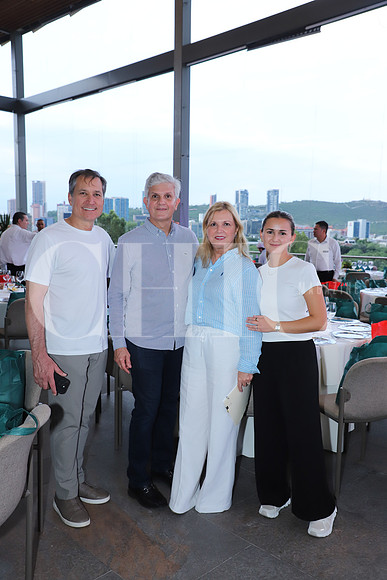 Felipe de la Garza, Ricardo Coronado, Patricia Rodríguez de Coronado y Paty Coronado 1