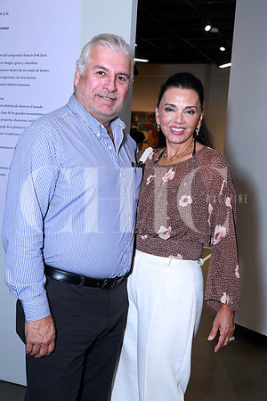 Gustavo Mortón y Mónica Galván de Morton (3)