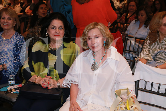 Alicia Boesh de Santos y Ana María Montes de Oca