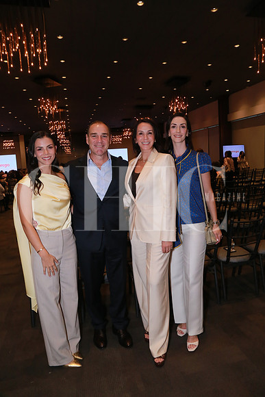 Eugenia García, Horacio García, Sofia Isaguirre y Ana Sofia García (2)