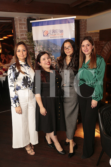 Nicole Cascarano, Diana Cantu, Marcela Ferrigno y Paloma Martinez 3