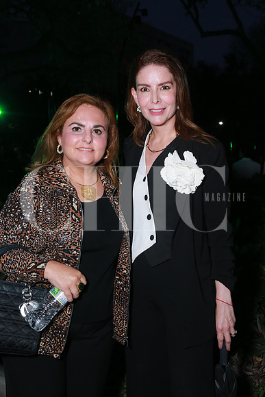 Claudia González de Romero y Mónica Martínez de De la Garza (3)