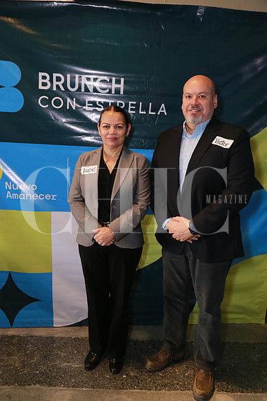 Isabel Alanis y Víctor Saez