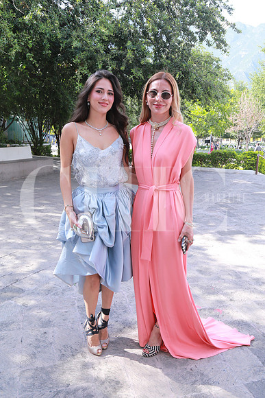 Regina Carlin y Mayra Mata (2)